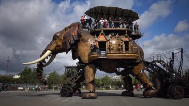 Frankrike Nantes September 2017 Elefant Maskin Brusande Detta Turistattraktion Nant — Stockvideo