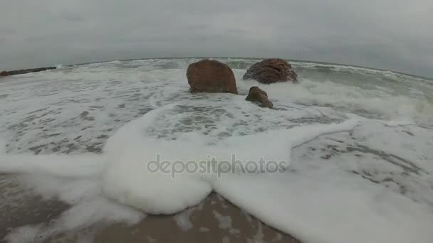 Black Sea Waves White Foam Storm Roll Sandy Beach Rocks — Stock Video