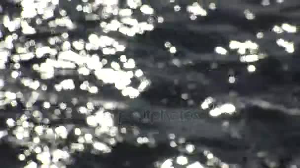 Bokeh Brilho Sol Refletido Partir Superfície Água Dia Ensolarado Verão — Vídeo de Stock