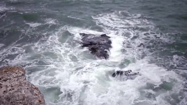 Tempestade Mar Mar Negro Costa Pedra Bulgária Perto Aldeia Tyulenovo — Vídeo de Stock