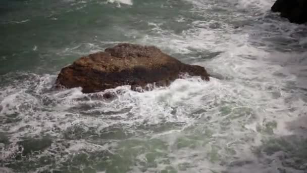 Storm Zee Zwarte Zee Stenen Kust Bulgarije Buurt Van Het — Stockvideo