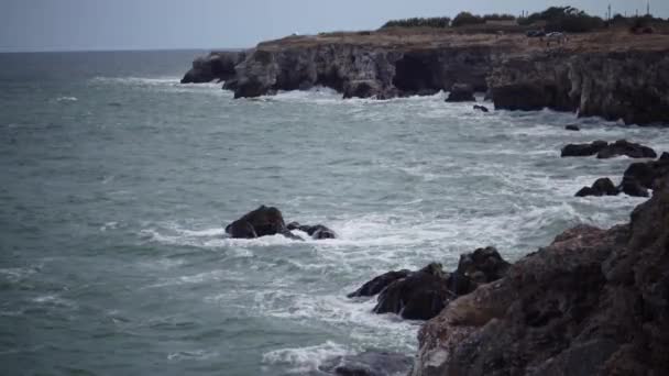 Tormenta Mar Mar Negro Costa Piedra Bulgaria Cerca Del Pueblo — Vídeo de stock