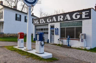 Usa, Ohio - 26 Nisan 2018: Vintage benzin istasyonu (M.D.garage), O