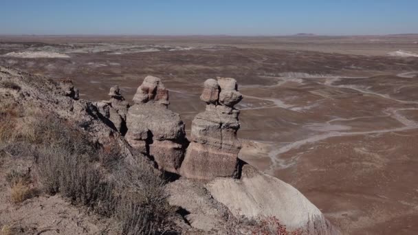 Die Bemalte Wüste Einem Sonnigen Tag Steinformationen Die Einem Sonnigen — Stockvideo