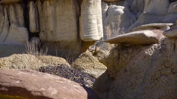 新墨西哥州法明顿市附近圣胡安县阿石 帕荒原研究区侵蚀形成的奇怪砂岩地层 — 图库视频影像