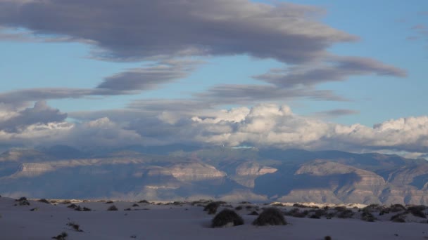 Stormiga Moln Kvällen Vid Solnedgången Sanddynen Vid White Sands Nationalmonument — Stockvideo