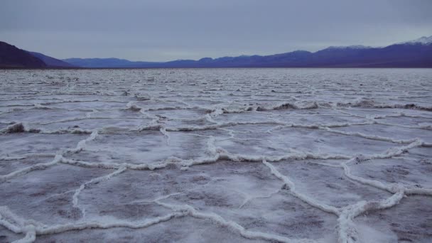 Utsikt Över Bassängens Saltlägenheter Death Valley National Park Death Valley — Stockvideo