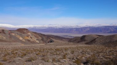 Sierra Nevada Dağları Ölüm Vadisi Ulusal Parkı 'nda Kar Altında