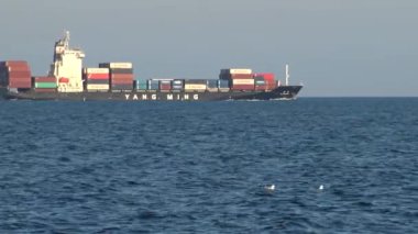 UKRAINE, ODESSA - 26 Kasım 2018 - Büyük gemi nakliye konteynerleri, Karadeniz