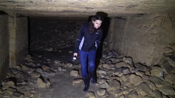 Odessa Oekraïne Februari 2018 Binnen Catacomben Van Odessa Stenen Kolom — Stockvideo