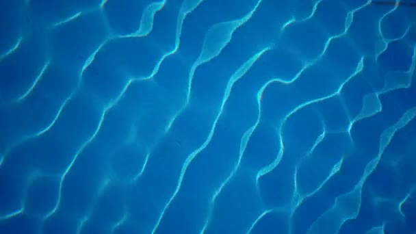 Voda Bazénu Sluneční Světlo Odráží Vlny Odraz Oslnění Sluneční Svit — Stock video