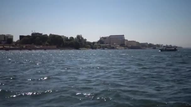 Luxor Egypt April 2019 Туристичний Човен Річці Ніл Луксорі Єгипет — стокове відео