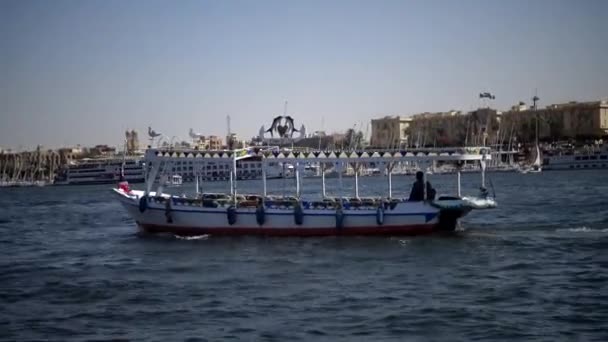 Luxor Egypt April 2019 Touristic Boat Nile River Luxor Egypt — Stock Video
