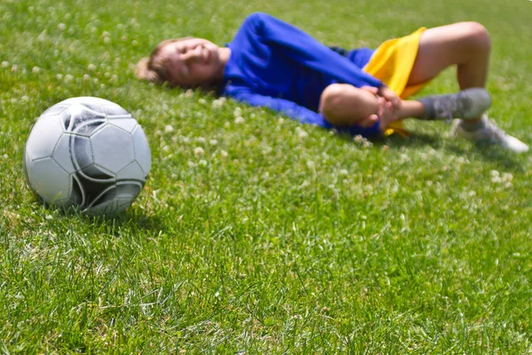 Jugador Fútbol Tiene Dolor Accidente Lesión Partido Fútbol — Foto de Stock