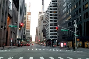 New York, ABD - Nisan 2020. COVID-19 karantinası sırasında New York 'un ıssız sokakları