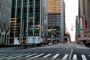 New York, ABD - Nisan 2020. COVID-19 karantinası sırasında New York 'un ıssız sokakları