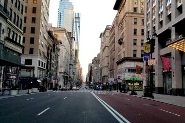 New York, ABD - Nisan 2020. COVID-19 karantinası sırasında New York 'un ıssız sokakları
