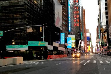 New York, ABD - Nisan 2020. COVID-19 karantinası sırasında New York 'un ıssız sokakları