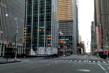 New York, ABD - Nisan 2020. COVID-19 karantinası sırasında New York 'un ıssız sokakları