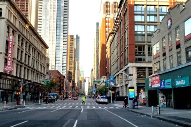 New York, ABD - Nisan 2020. COVID-19 karantinası sırasında New York 'un ıssız sokakları