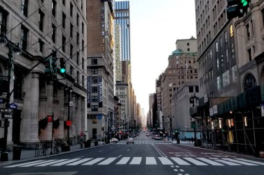 New York, ABD - Nisan 2020. COVID-19 karantinası sırasında New York 'un ıssız sokakları