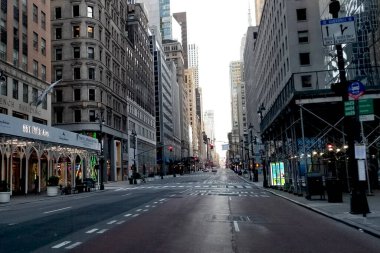 New York, ABD - Nisan 2020. COVID-19 karantinası sırasında New York 'un ıssız sokakları