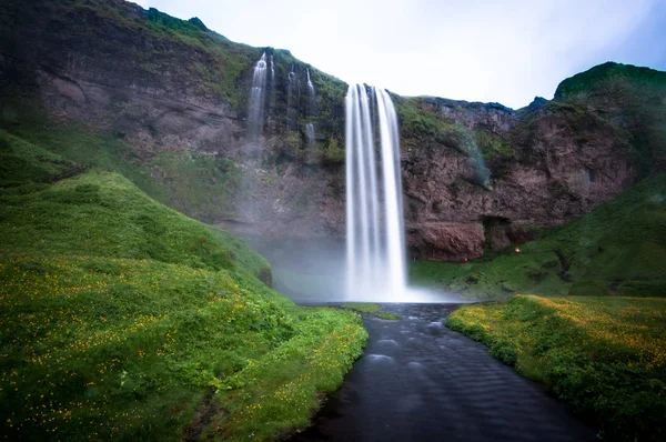 Islandský vodopád (Seljalandfoss) — Stock fotografie