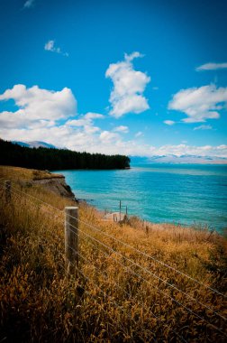 volkanik arka plan, beyaz ada