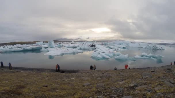 Λιμνοθάλασσα Γιόκουλσάρλον, παγετώνας λιμνοθάλασσα στην Ισλανδία — Αρχείο Βίντεο