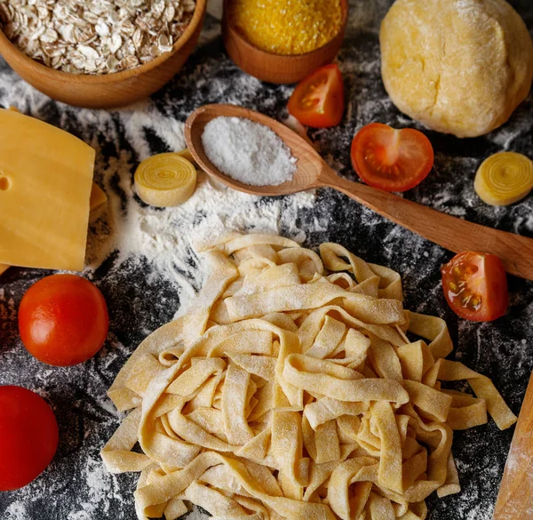 Fresh pasta on board — Stock Photo, Image