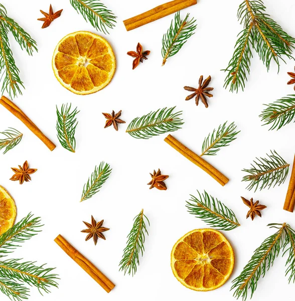 Karácsonyi minta fűszerek és zöld ág — Stock Fotó