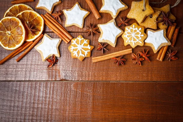 Christmas cookies with icing and spices — Stock Photo, Image