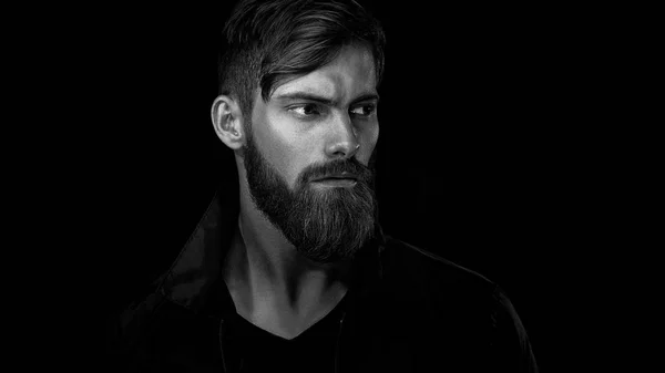 Black and white portrait of bearded handsome man in a pensive mo — Stock Photo, Image