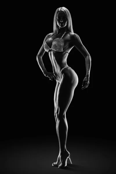 Fitness bikini model — Stockfoto