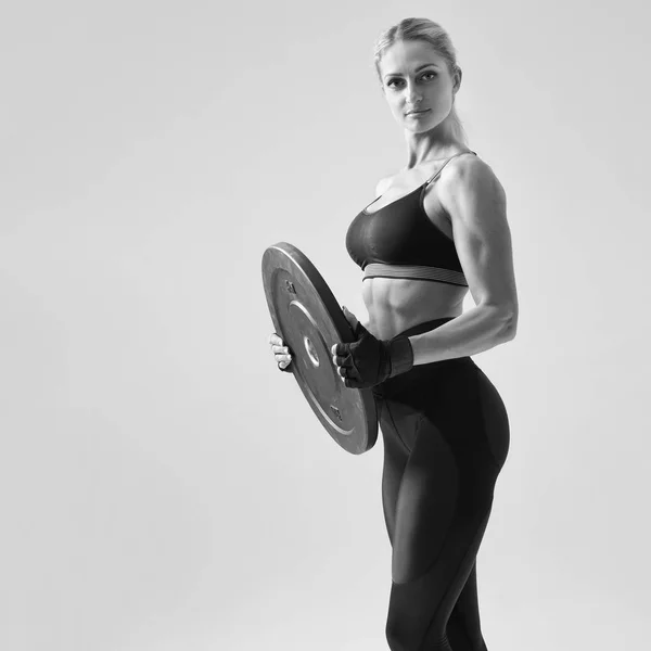 Entrenamiento de mujer fitness — Foto de Stock