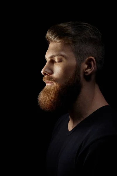 Portret de barbă singur frumos tânăr caucazian om — Fotografie, imagine de stoc