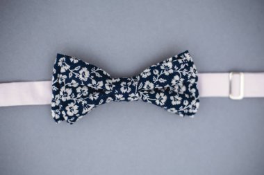 Şık papyon yumuşak kumaş şerit. Klasik damat aksesuarları. Erkekler şık vintage kümesi. Erkek dekorasyon çift için. Adam için takı. Damat sabah. Resmi elbise için aksesuar. Zerafet ve moda erkekler için sembolü. 