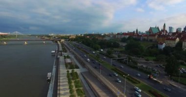 Panoramik bir yaz günü n Polonya eski kasaba Varşova. Havadan görünümü.