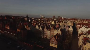 Old Town Gdansk, katedral Kulesi, Polonya Hava görünümünü. Eski şehirde Cityscape hava görünümüyle saint Marys kiliseyle günbatımı Gdansk, Polonya