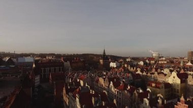 Old Town Gdansk, katedral Kulesi, Polonya Hava görünümünü. Eski şehirde Cityscape hava görünümüyle saint Marys kiliseyle günbatımı Gdansk, Polonya