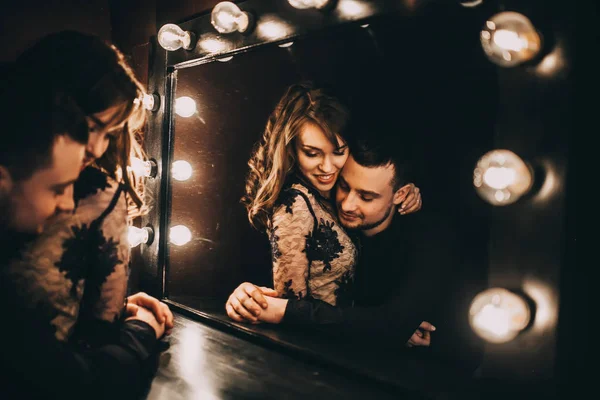 genç güzel çift her diğer gülmek tr