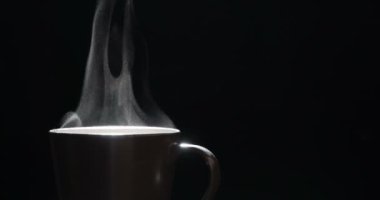 Bir fincan sıcak Buhar Jet