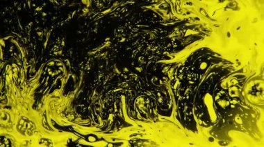 Sarı siyah sprey. Sarı kağıt ve lekeleri ile çok güzel bir nokta oluşturma yayılmasını ele, siyah mürekkep damla damla. 240 fps hızında filme