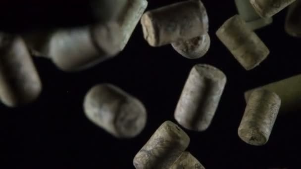 Soaring Wine Corks Três Versões Sobre Fundo Escuro — Vídeo de Stock