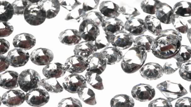 Selección Diamantes Grandes Cámara Mueve Lentamente Largo Mesa Luz Que — Vídeo de stock