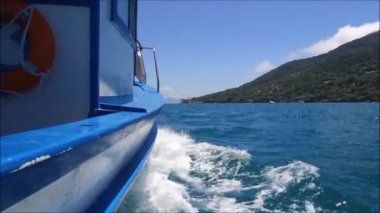Ilha Bela Island sahil şeridi yelkenli tekne