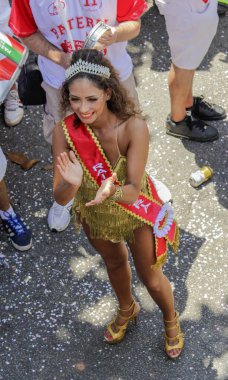 Samba müziği ile Brezilya popüler sokak Karnavalı