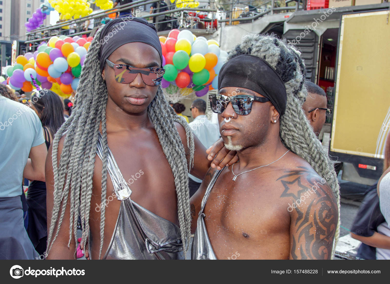 Jonge mannen op gay pride parade Sao Paulo - Redactionele Jonge mannen op gay pride parade Sao Paulo - Redactionele