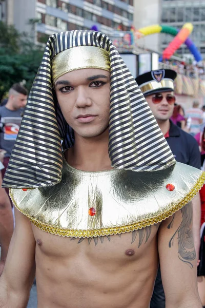 Mladý muž na gay pride parade Sao Paulo — Stock fotografie