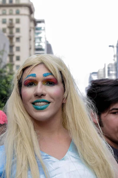 Young girl at gay pride parade Sao Paulo — Stock Photo, Image